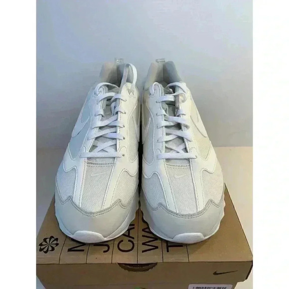 .386 Nike W Air Max Dawn, Phantom Summit White-US 10 WOMENS - Picture 2 of 6